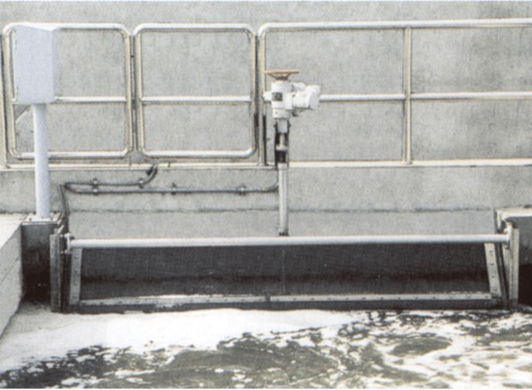 XTY旋轉式調(diào)節(jié)堰門